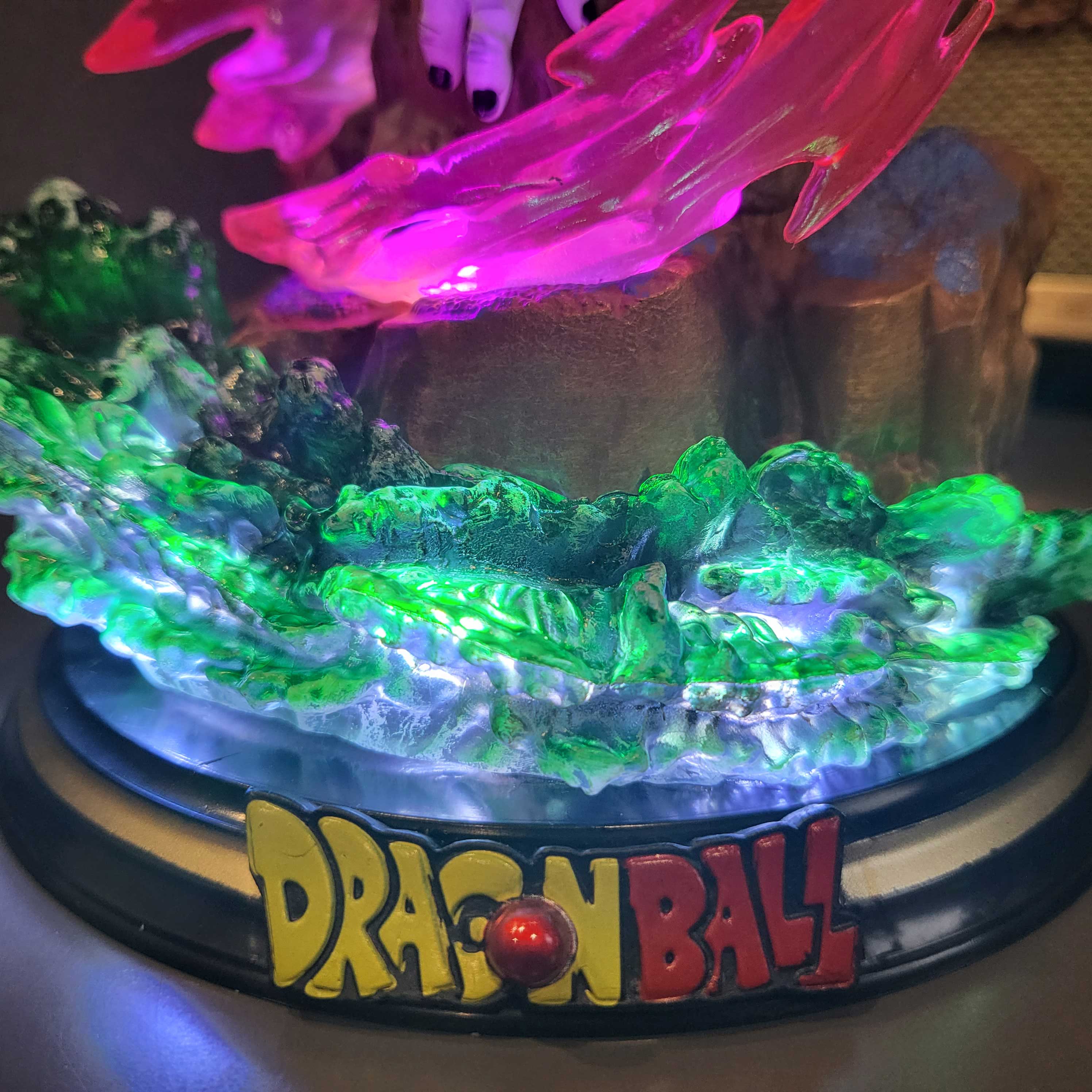 Mô hình Frieza có LED 25 cm - Dragon ball