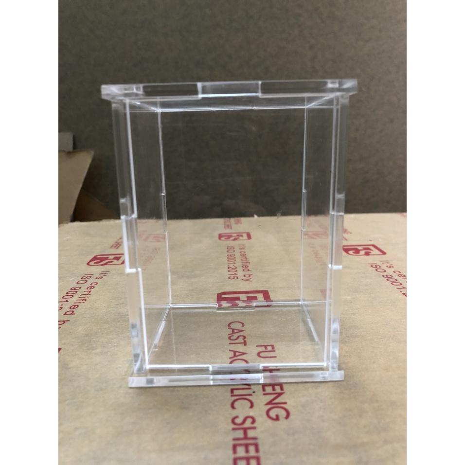 Hộp mica lắp ghép trưng bày mô hình chống bụi bẩn đế trong suốt