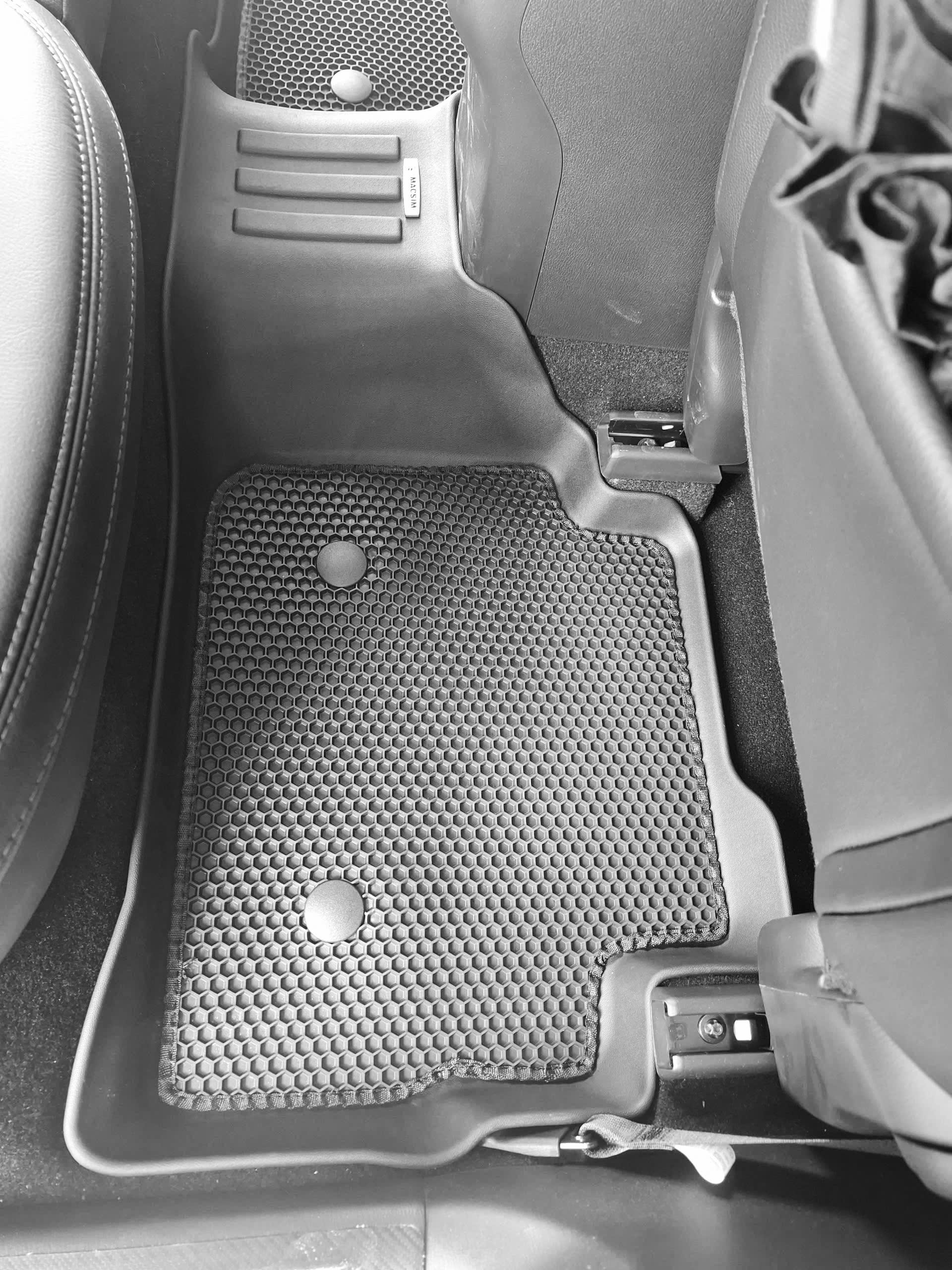 Thảm ô tô sd3 2 lớp dạng lưới lục giác Mazda CX5 màu đen - bề mặt cao su siêu sạch - Macsim