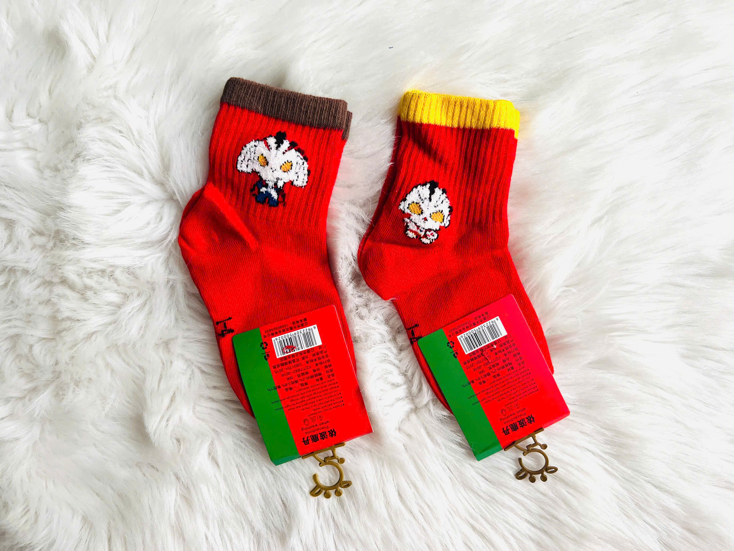 SET 5 ĐÔI TẤT TRẺ EM ĐỎ HOT TREND SIZE TỪ 1-8 TUỔI CHO TRẺ EM