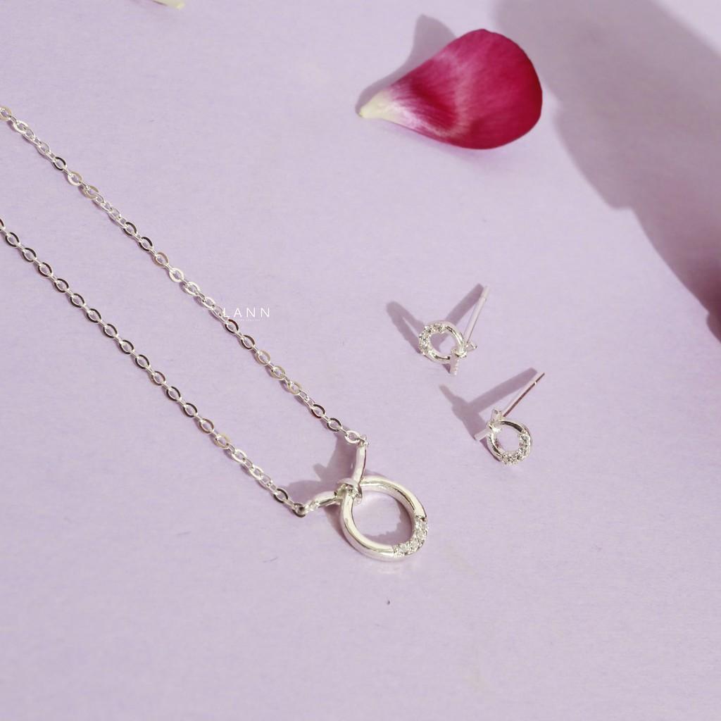 Khuyên Bạc Đường Tròn Đá Thắt Nút S925 LANN