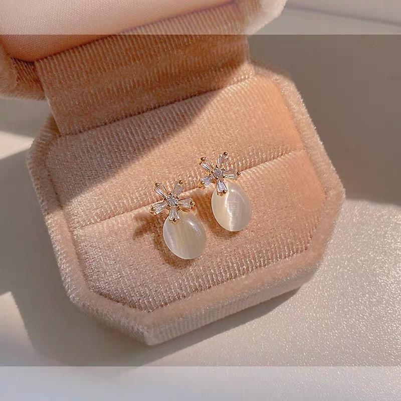 Khuyên tai bông tai nữ hoa đá mắt mèo sáng đẹp Ring House