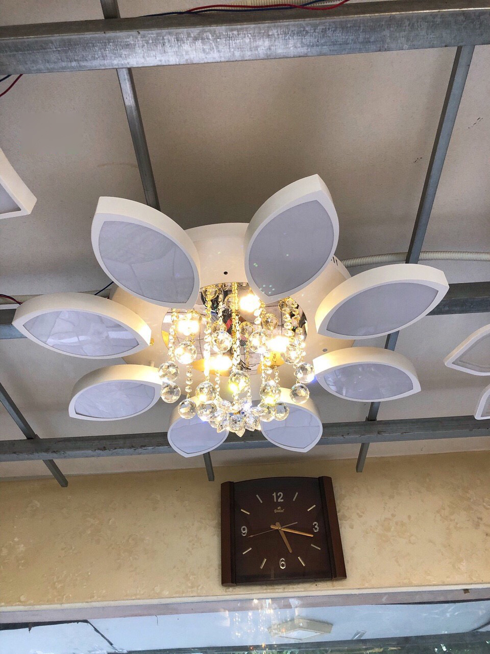 Đèn trần Led A6 3 chế độ sáng tiết kiệm năng lượng - có điều khiển từ xa tiện dụng