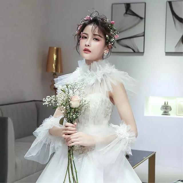Bộ voan cổ kèm voan tay chụp hình cô dâu