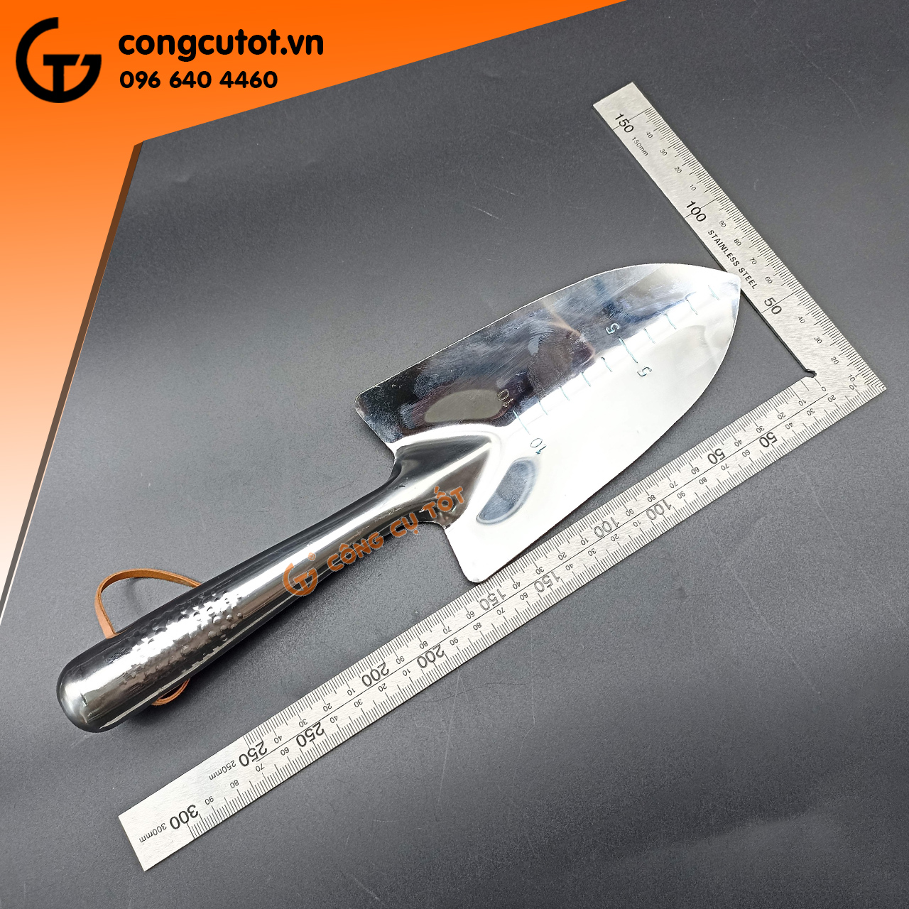 Xẻng trồng củ inox cán sần lưỡi mũi nhọn khắc vạch