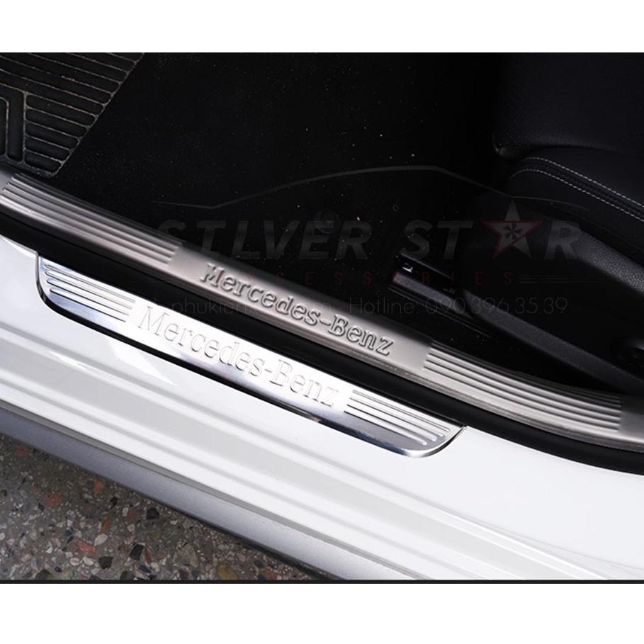 Ốp bệ bước chống trầy trong 4 cửa cho xe Mercedes C E GLC