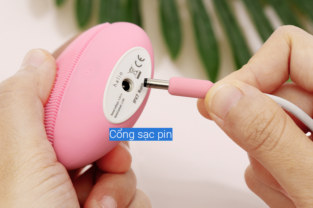 Máy rửa mặt và chăm sóc da nhạy cảm Halio Sensitive Baby Pink - Hàng chính hãng