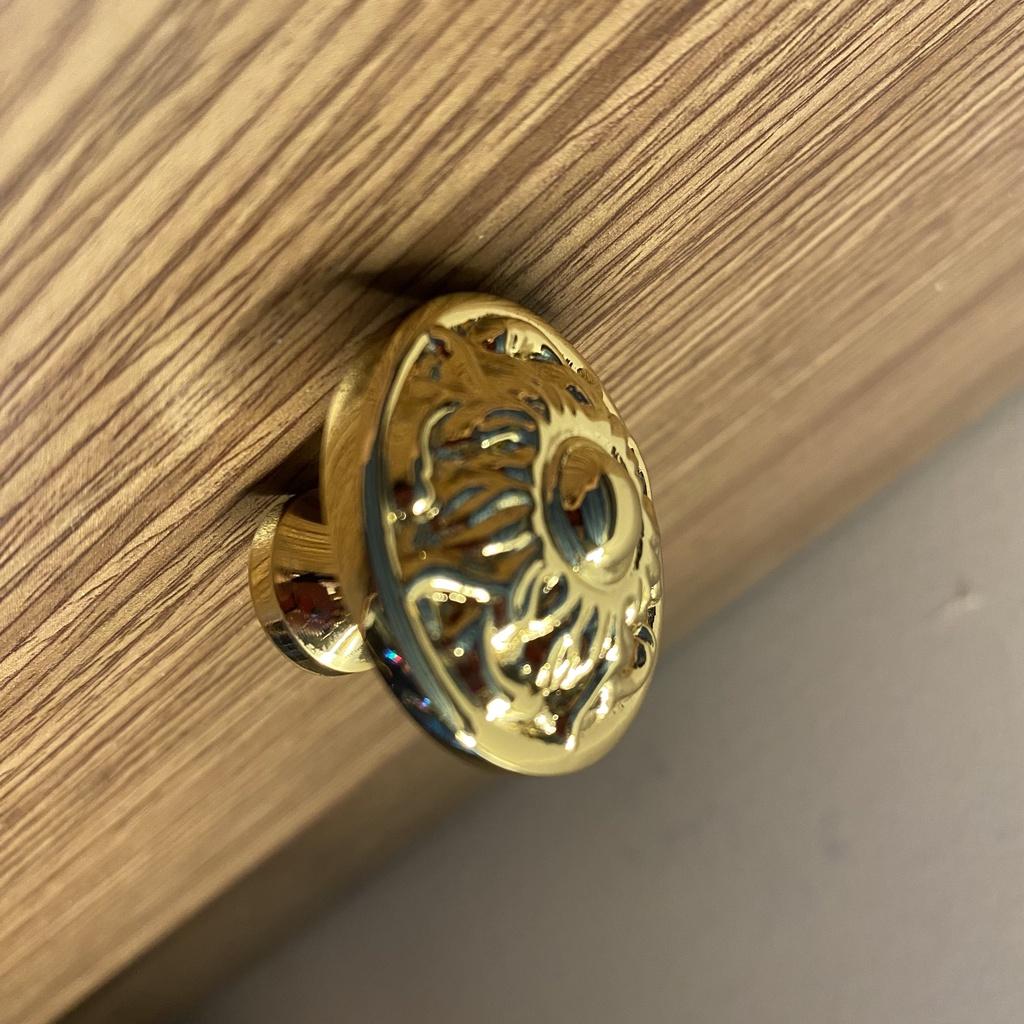 NÚM TỦ ĐỒNG THAU HỌA TIÊT HOA MẶT TRỜI MẠ VÀNG 24K