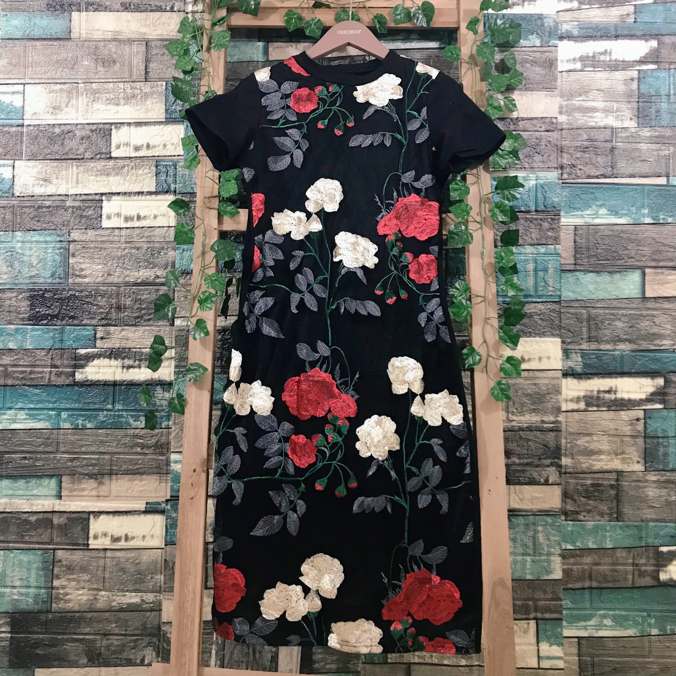 ĐẦM BODY THÊU HOA VI TÍNH SIÊU XINH - D103210