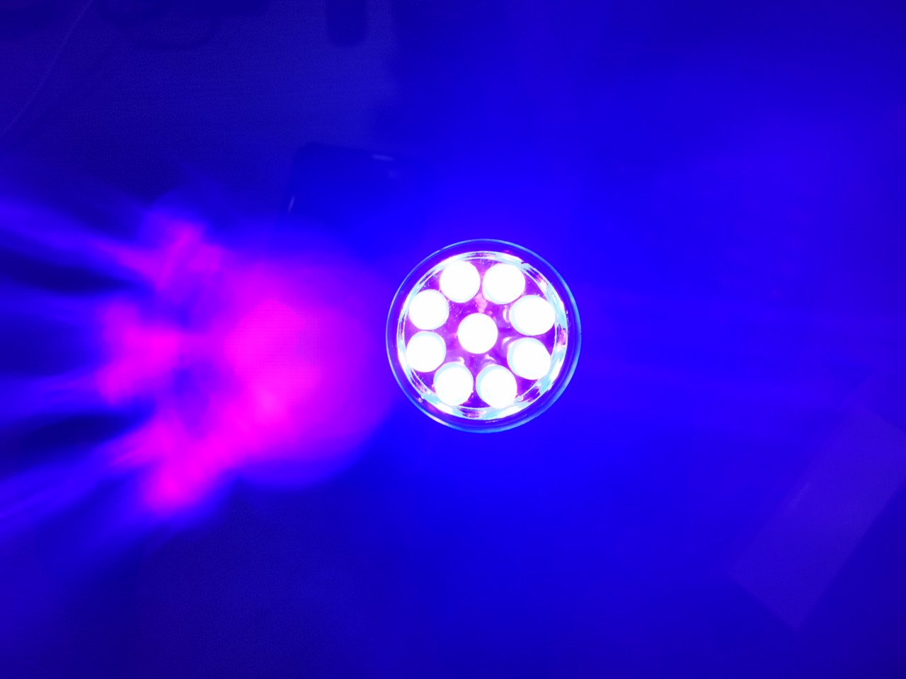 Đèn Uv 9 Bóng Led New Soi Đá ,Sấy Keo ,Soi Tiền. 3W