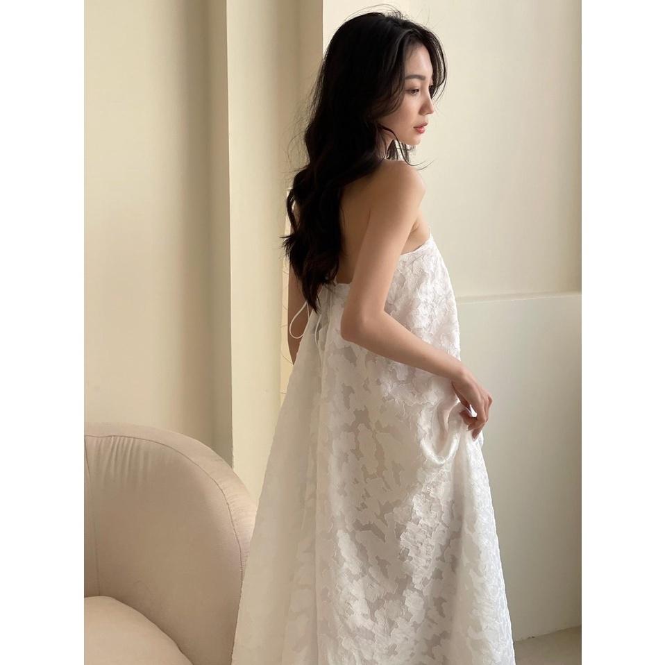 Đầm maxi trắng cổ yếm đi biển, Đầm trắng hở lưng cổ dây suông dài Cao Cấp thêu hoa, sexy quyến rũ - MiNhi Fashion