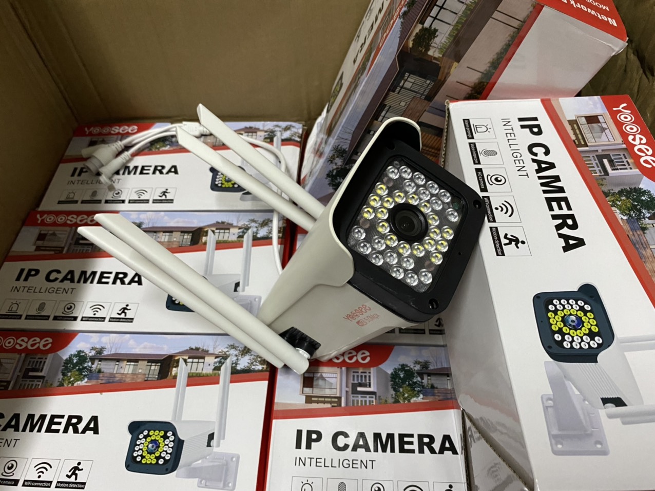 Camera Wifi Yoosee 5.0 Mpx Full HD, Ngoài Trời Cố Định 4 Râu 9 LED Xem Đêm Có Màu-Đàm Thoại 2 Chiều-Cảm Biến Báo Động Chống Trộm-Hàng Nhập Khẩu