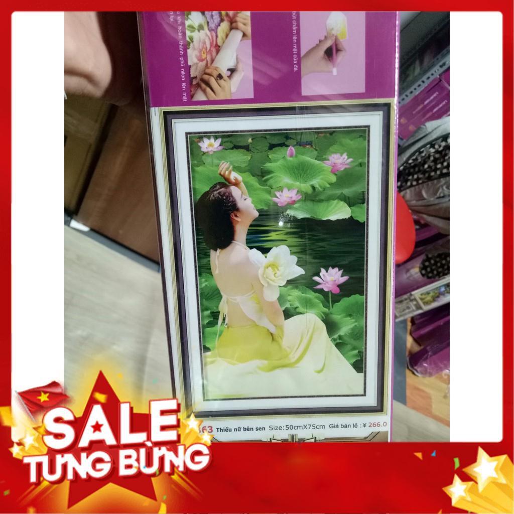 Tranh đính đá cô gái bên hoa sen KT 50x75cm