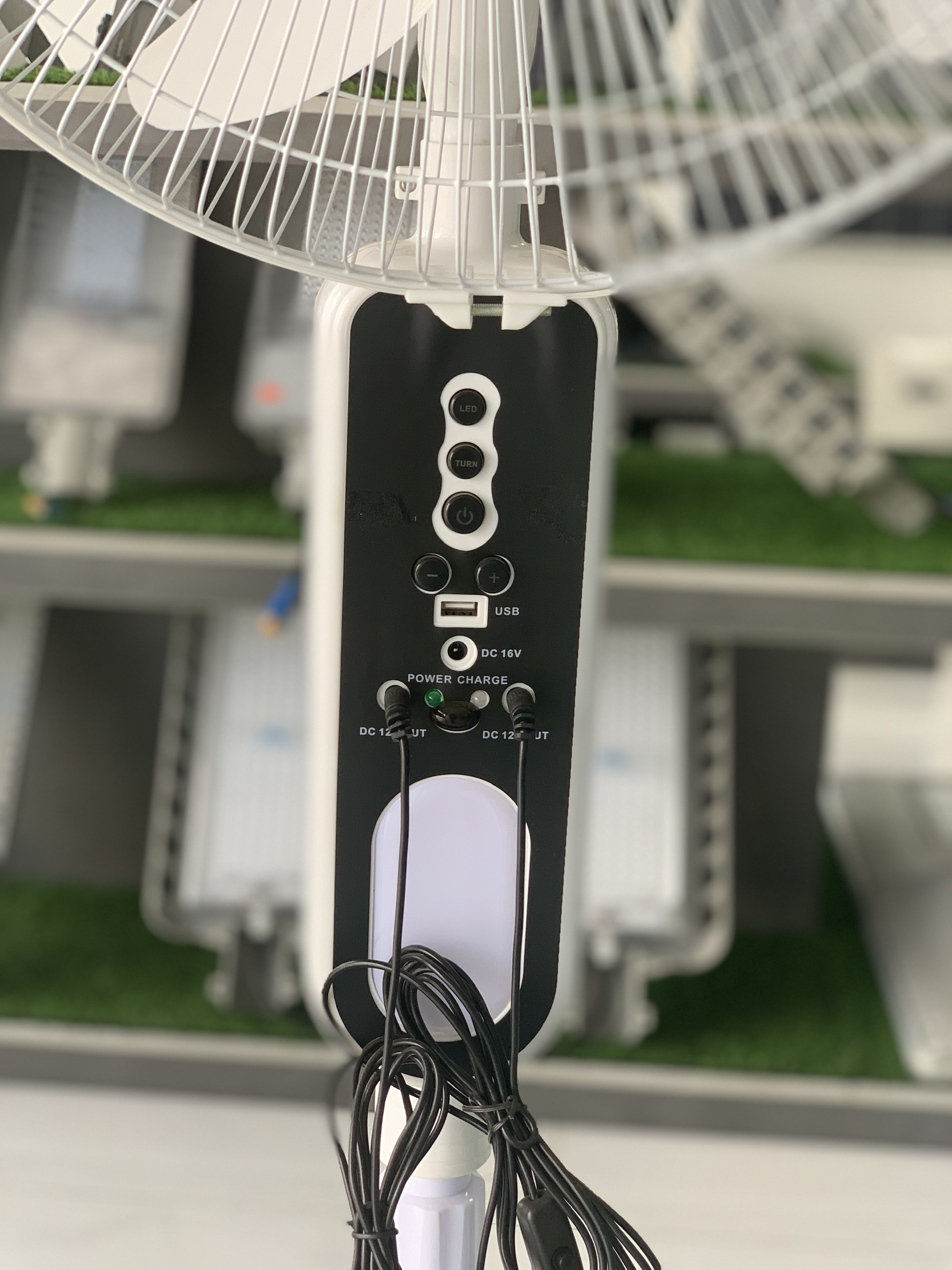 Quạt Năng Lượng Mặt Trời 20W Blue Fan, Quạt Có Điều Khiển Từ Xa, Đèn Thông Minh, Cổng Sạc USB | Phúc Thịnh Solar