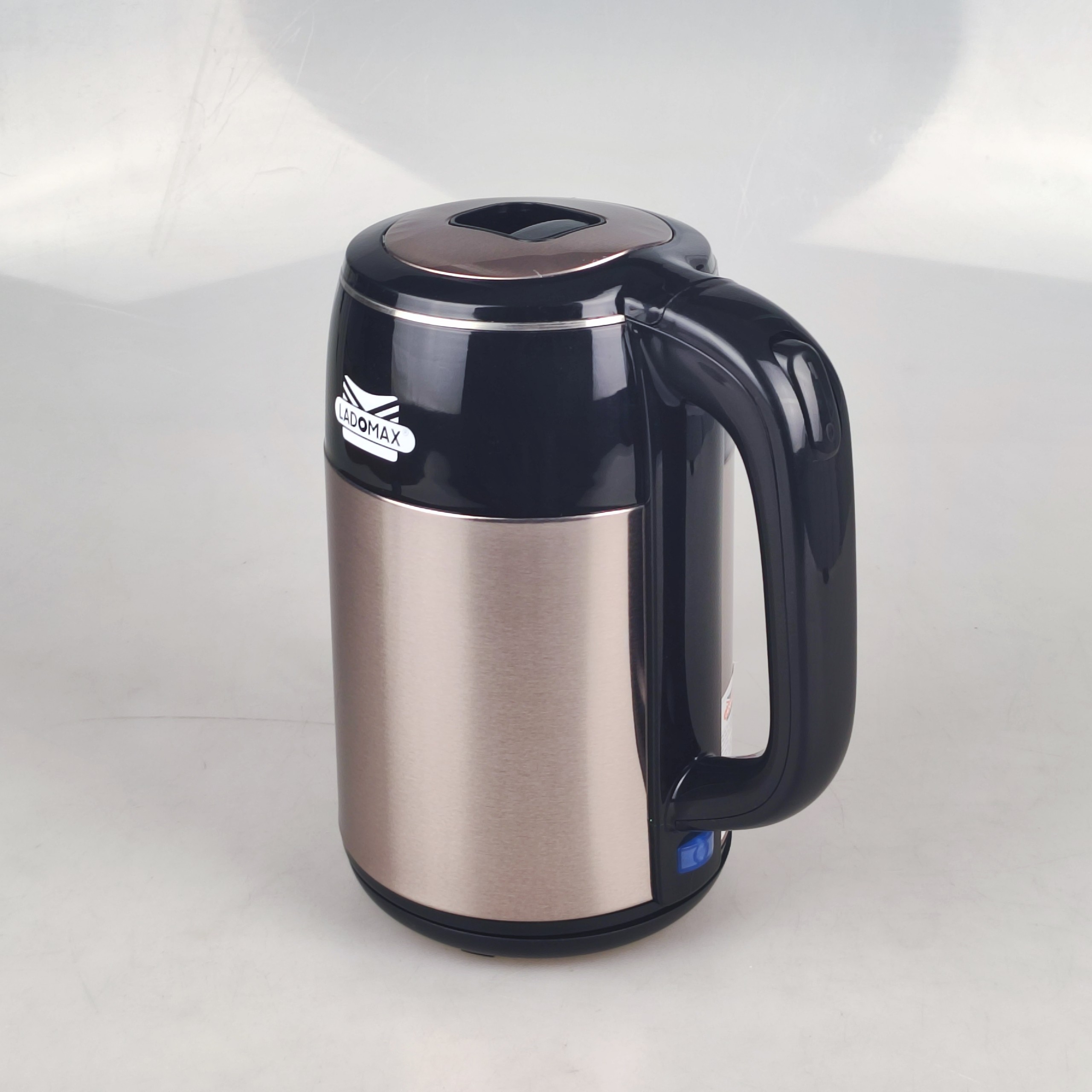 Ấm đun siêu tốc 2.5L Ladomax thiết kế 2 lớp với vỏ nhựa ABS, lòng ấm inox 304 đúc nguyên khối - Hàng chính hãng
