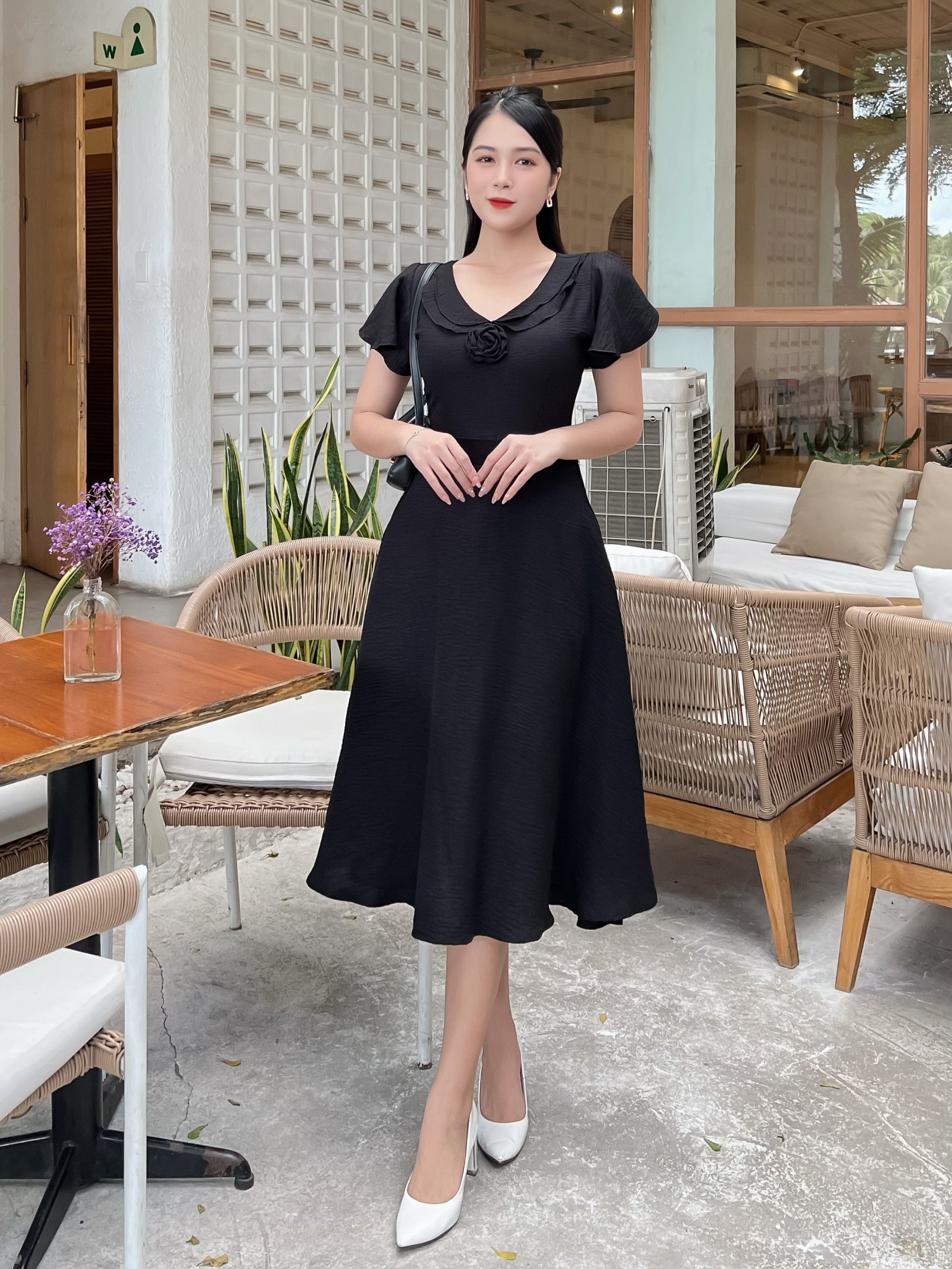ĐẦM XÒE CỔ BÈO ĐÍNH HOA SANG CHẢNH