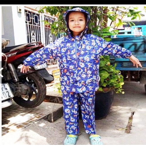 Bộ Áo Mưa Trẻ Em 3–10 Tuổi Vải Dù Chống Thấm Siêu Bền Họa Tiết Hoạt Hình dễ thương – Áo Mưa Bộ Cho Bé Có Túi Đựng Xinh Xắn – Giao Màu Ngẫu Nhiên Không Trùng