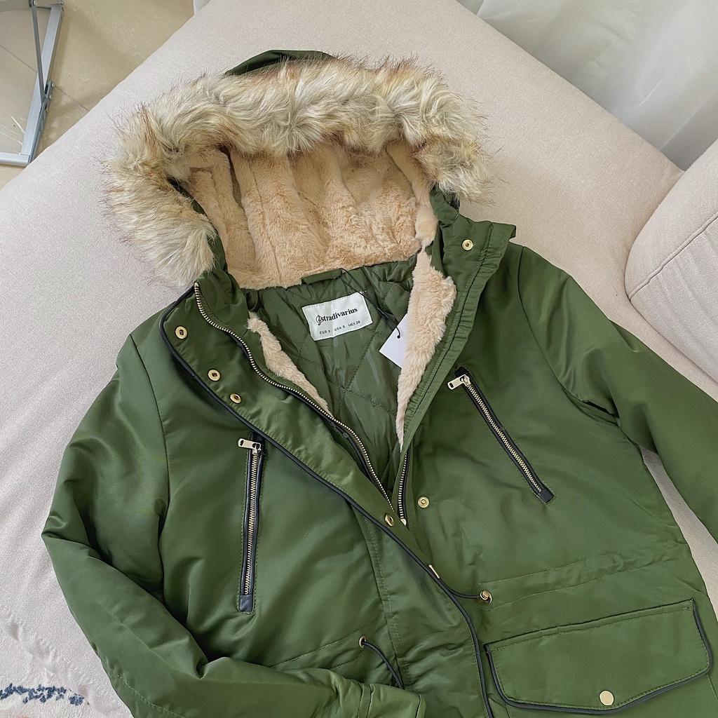 Áo parka Stradivarius lót chần bông mũ lông túi hộp Xanh rêu Mia RItta A2099