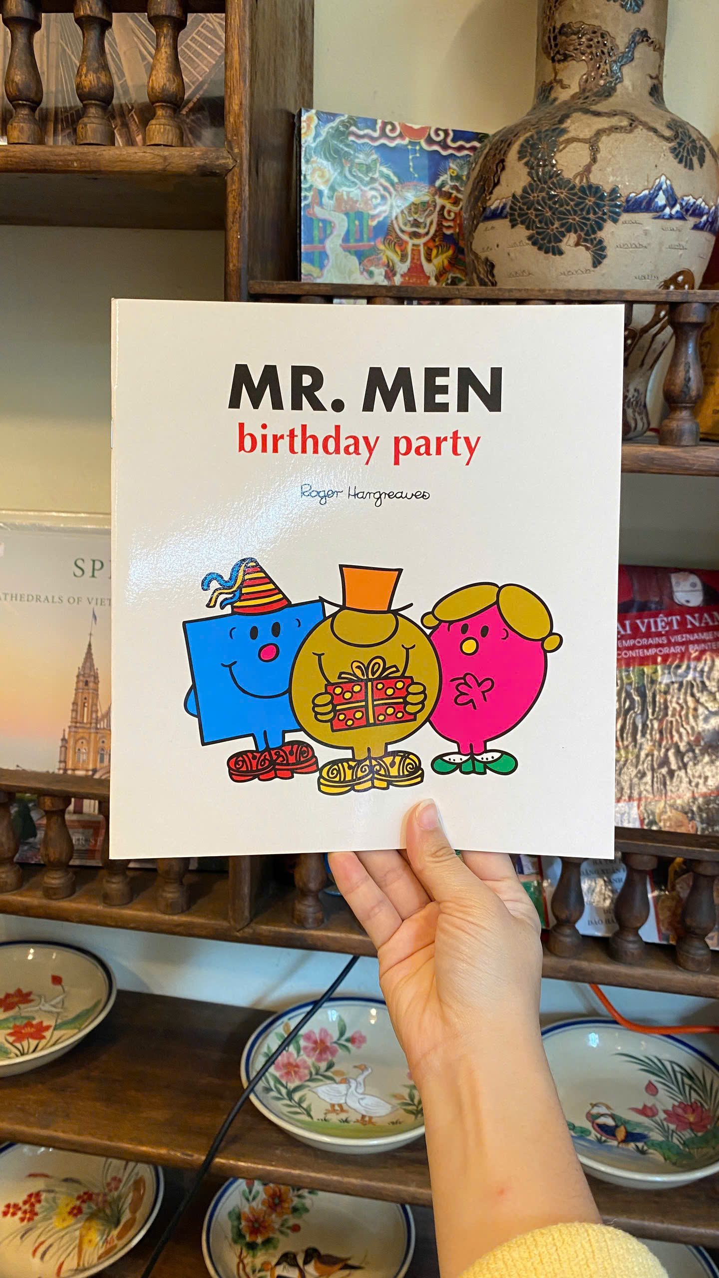 Sách - Mr. Men Birthday Party by Roger Hargreaves