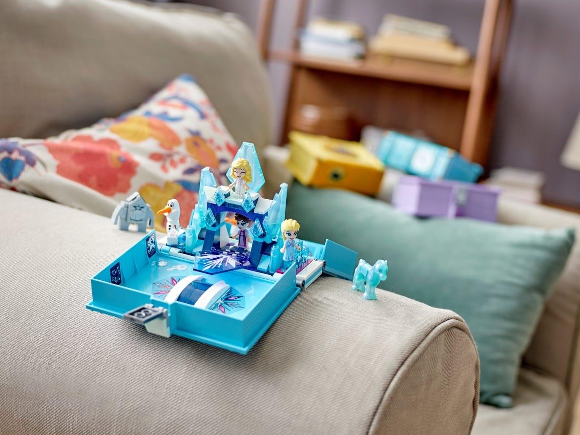 Đồ Chơi Lắp Ráp LEGO 43189 - Elsa’s Storybook