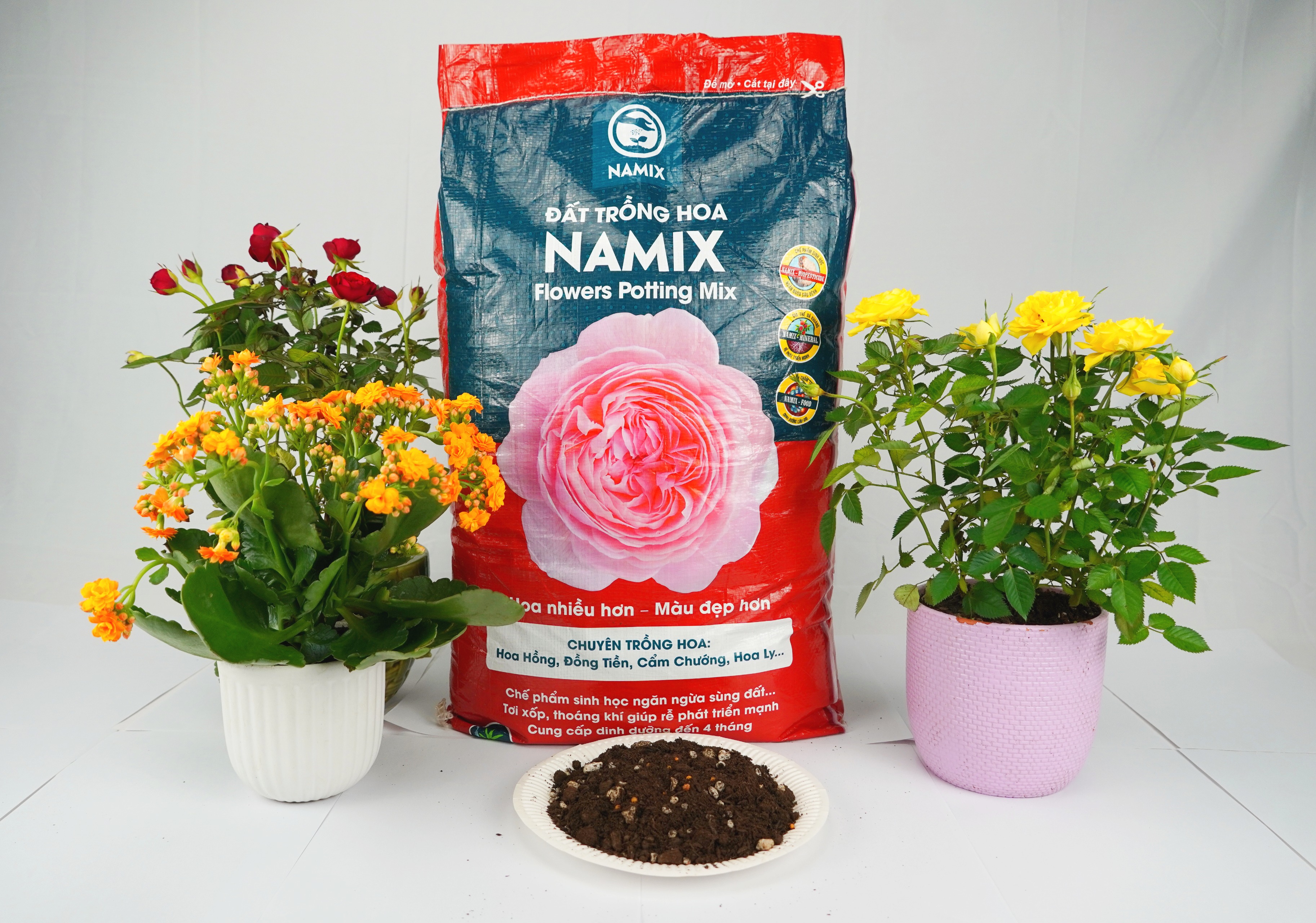 Đất trồng hoa Namix (Flowers Potting Mix) Bao 20dm3 (Lít)