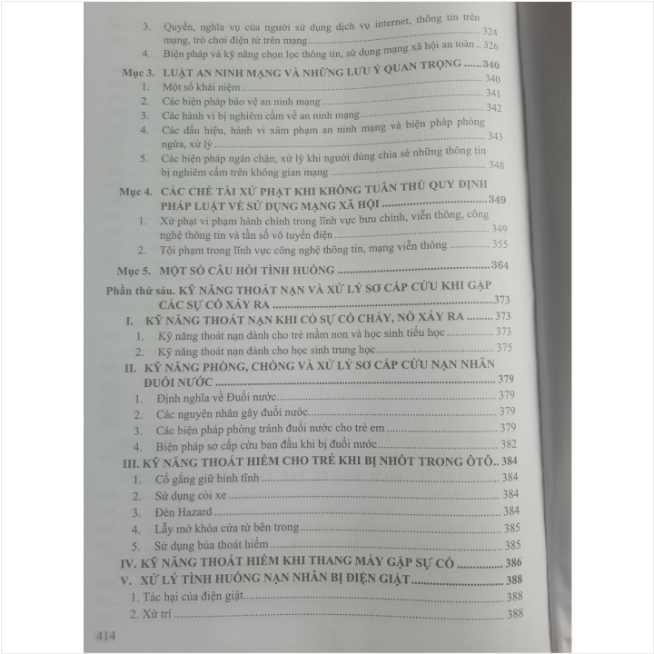 CẨM NANG CÔNG TÁC THAM VẤN HỌC ĐƯỜNG NHỮNG QUY ĐỊNH PHÁP LÝ VÀ BIỆN PHÁP, KỸ NĂNG PHÒNG NGỪA, XỬ LÝ VI PHẠM VỀ HÀNH VI BẠO LỰC, BÓC LỘT, XÂM HẠI TÌNH DỤC TRẺ EM, TỆ NẠN XÃ HỘI TRONG TRƯỜNG HỌC, GIA ĐÌNH, XÃ HỘI VÀ MÔI TRƯỜNG MẠNG