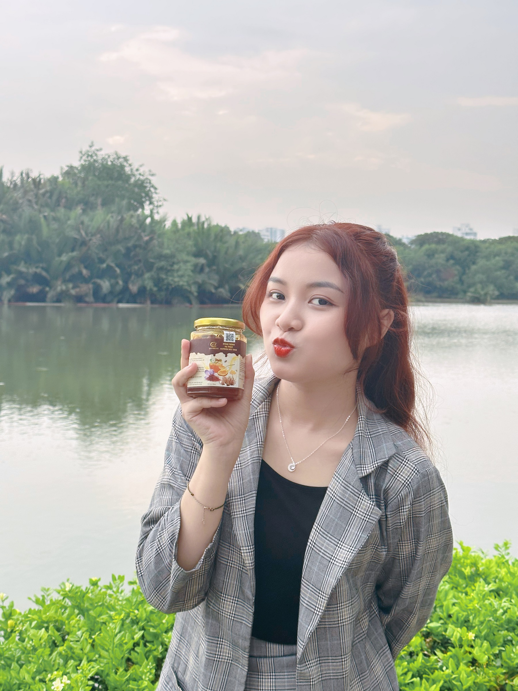 Mật ong saffron đông trùng hạ thảo táo đỏ kỉ tử sữa ong chúa 280ml