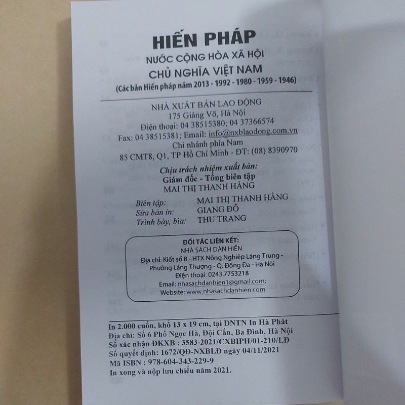 Sách - Hiến pháp 5 năm ( Các bản hiến pháp năm 2013,1992,1980,1959,1946)