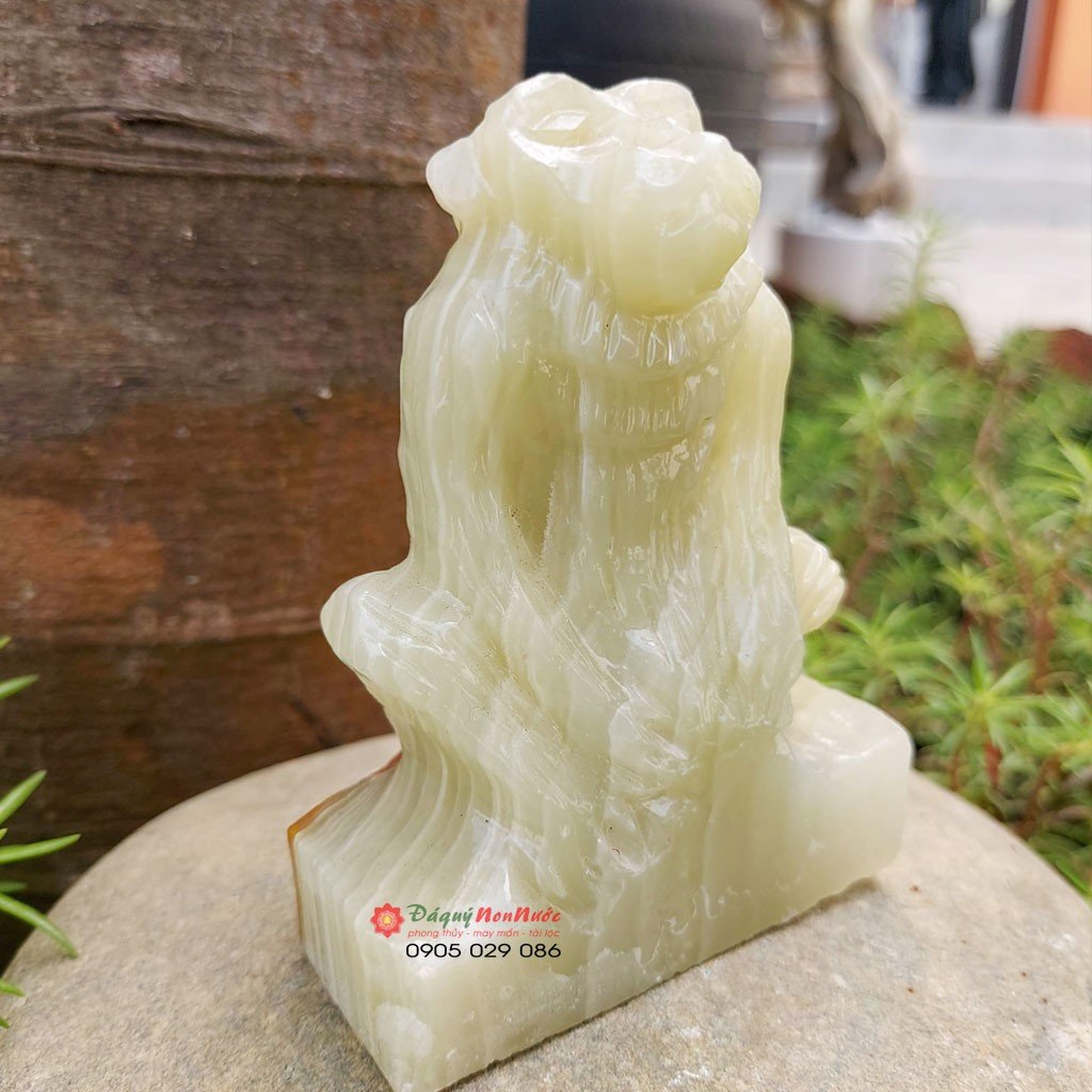 Tượng khỉ đá tuổi Thân 12 con giáp phong thủy đá ngọc Paksitan 8cm đá Non Nước