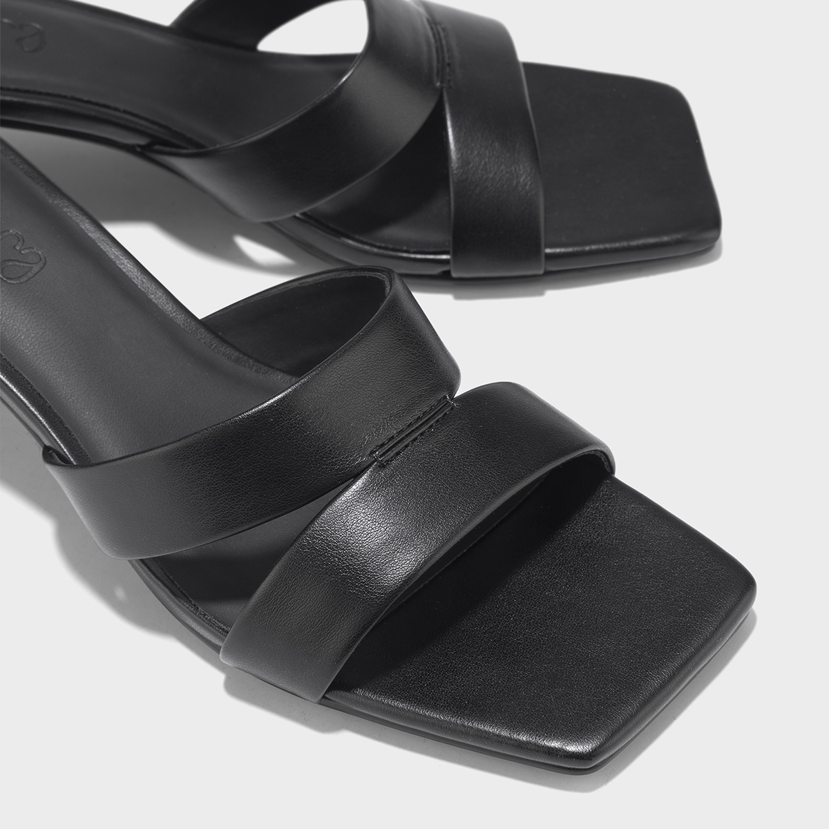 Guốc Mules Mũi Vuông Quai Cut-Out - GNN 0213