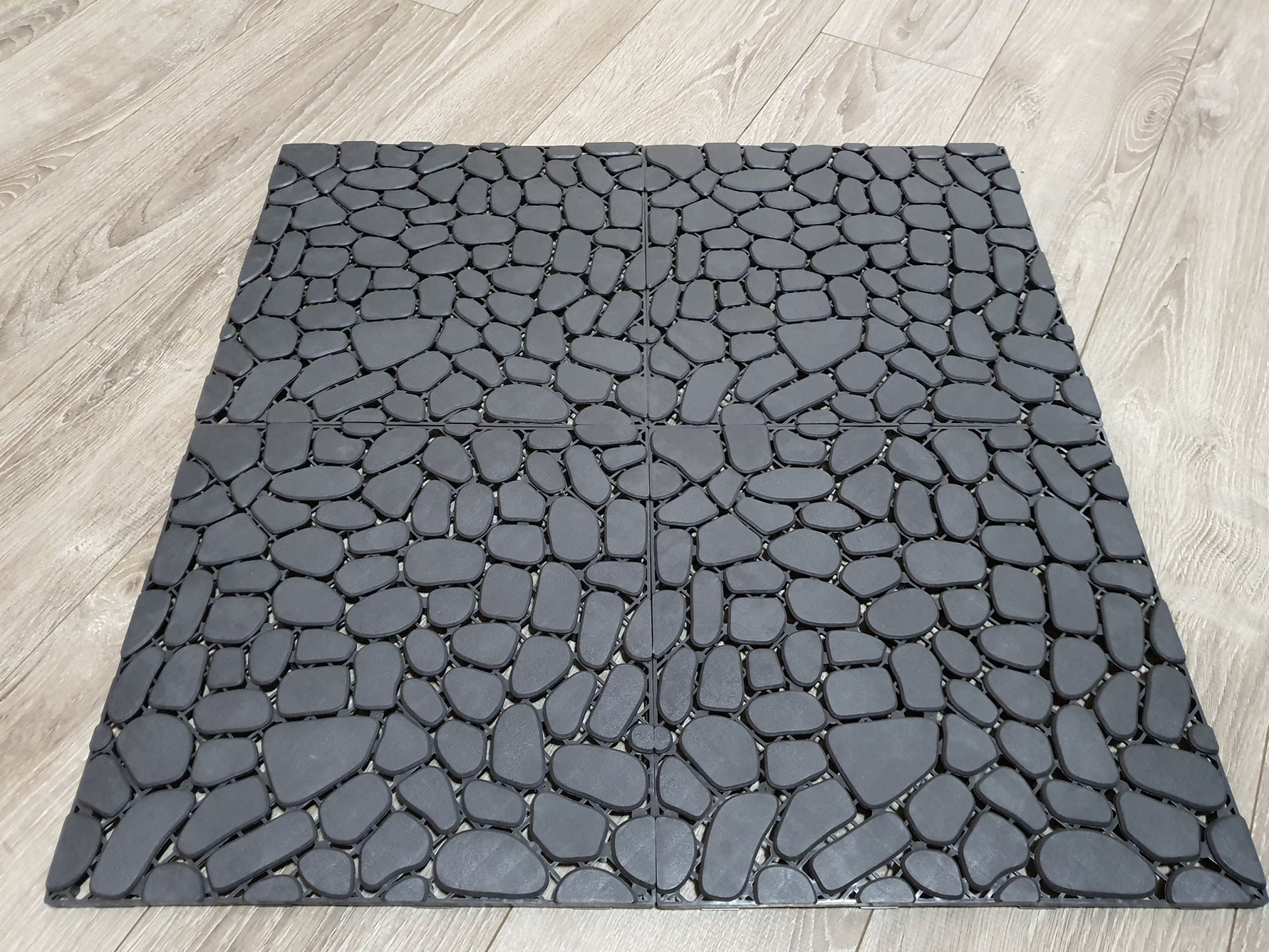 1M2 Vỉ Nhựa Lót Sàn Viên Sỏi Xám Green Konoha