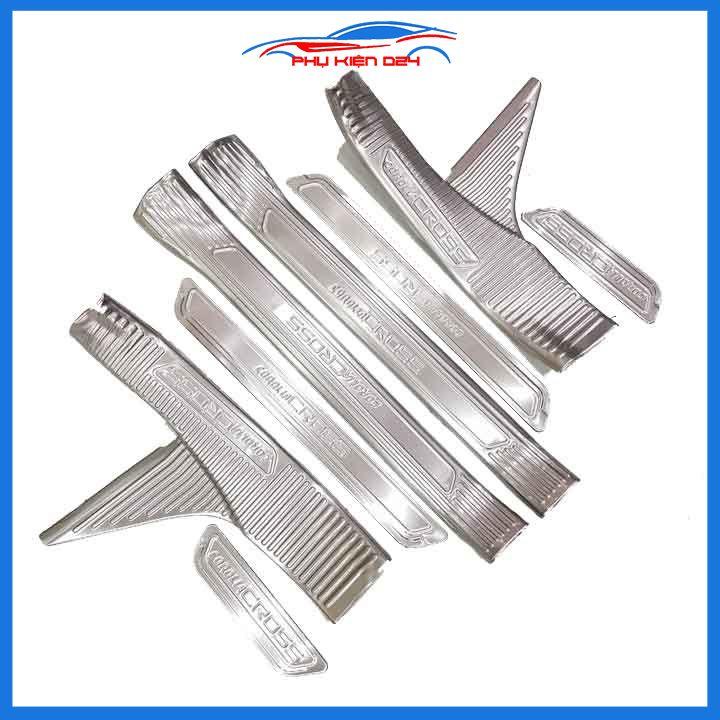Bộ nẹp bước chân inox ô tô Cross 2020-2021-2022 chống trầy làm đẹp ô tô