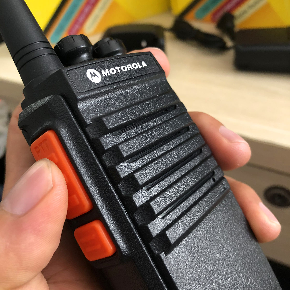 Bộ đàm Motorola XPR-700E phiên bản mới - Hàng nhập khẩu