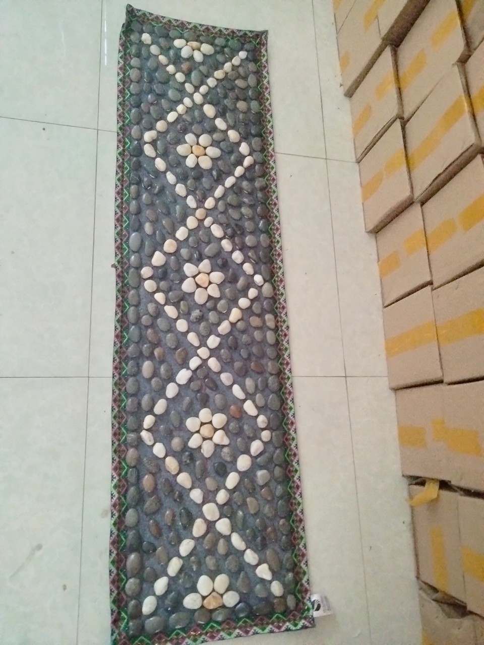 Thảm đá trị liệu massage chân