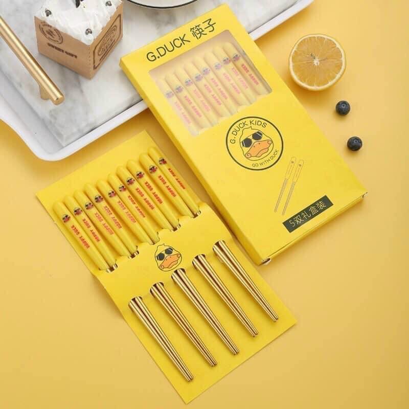 HỘP 5 ĐÔI ĐŨA HÌNH VỊT VÀNG SIÊU XINH CHO BÉ
