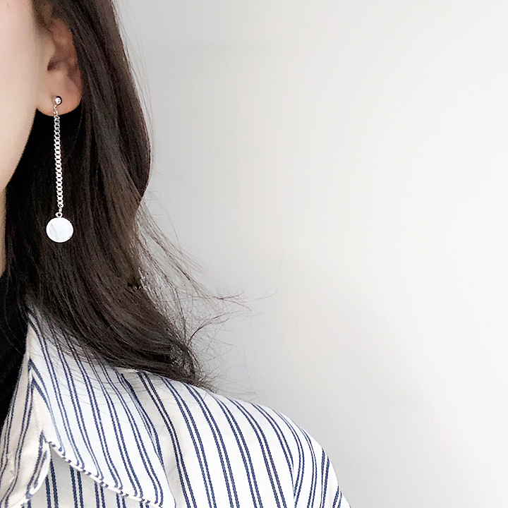 Khuyên tai titan nữ bất đối xứng cá tính 1 đôi
