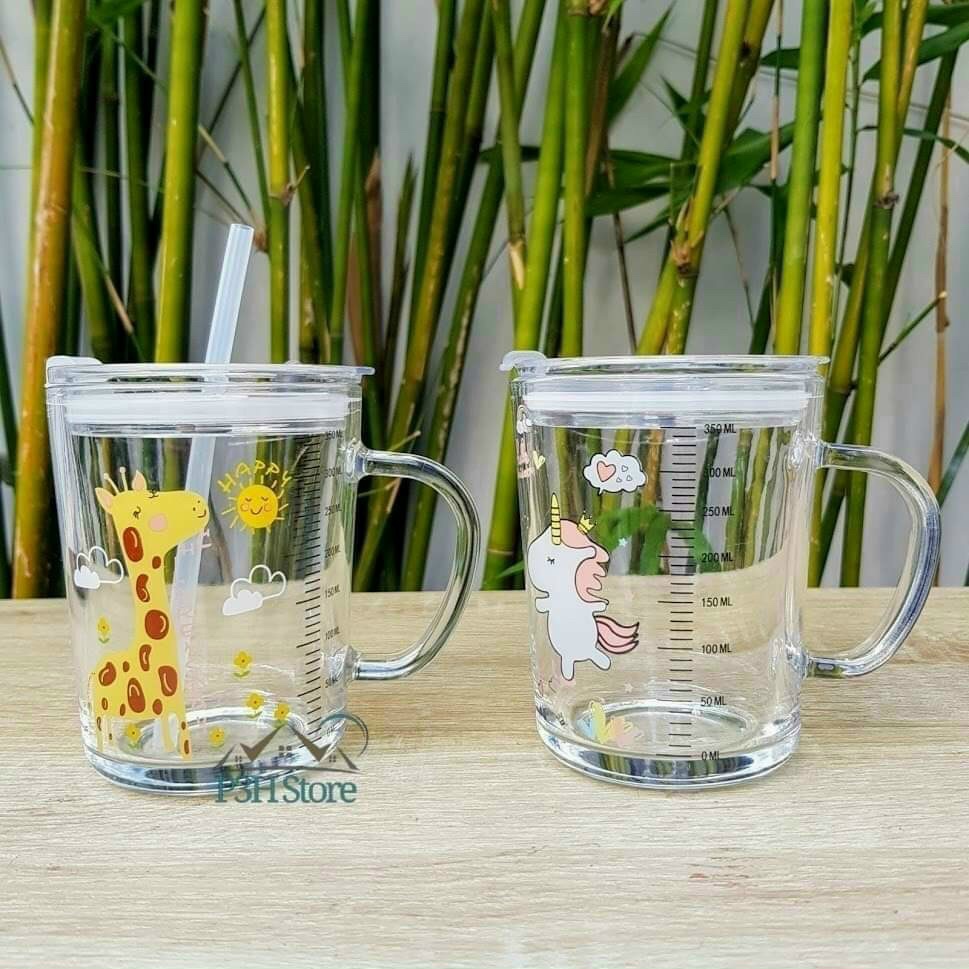 Cốc thủy tinh có vạch chia ml có quai có nắp ống hút