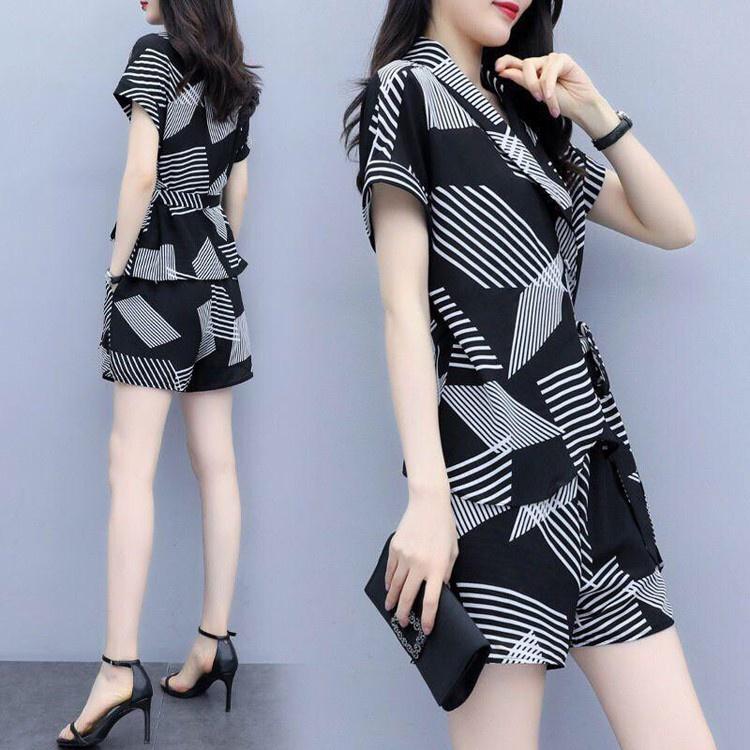 Set đồ bộ họa tiết lập thể - Chất liệu : Lụa -  Màu sắc : Họa tiết - Hàng nhập cao cấp