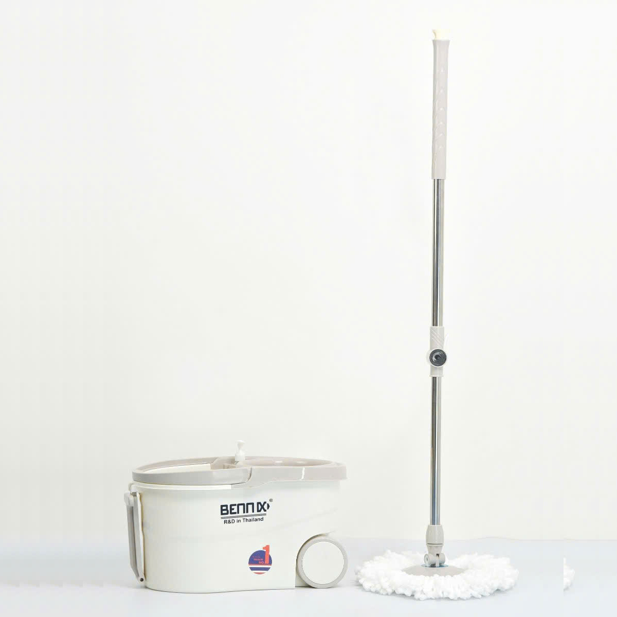 Bộ lau nhà cán Inox 304 Bennix Thái Lan BN-555WA xoay 360 có bánh xe lớn, bảo hành 12 tháng