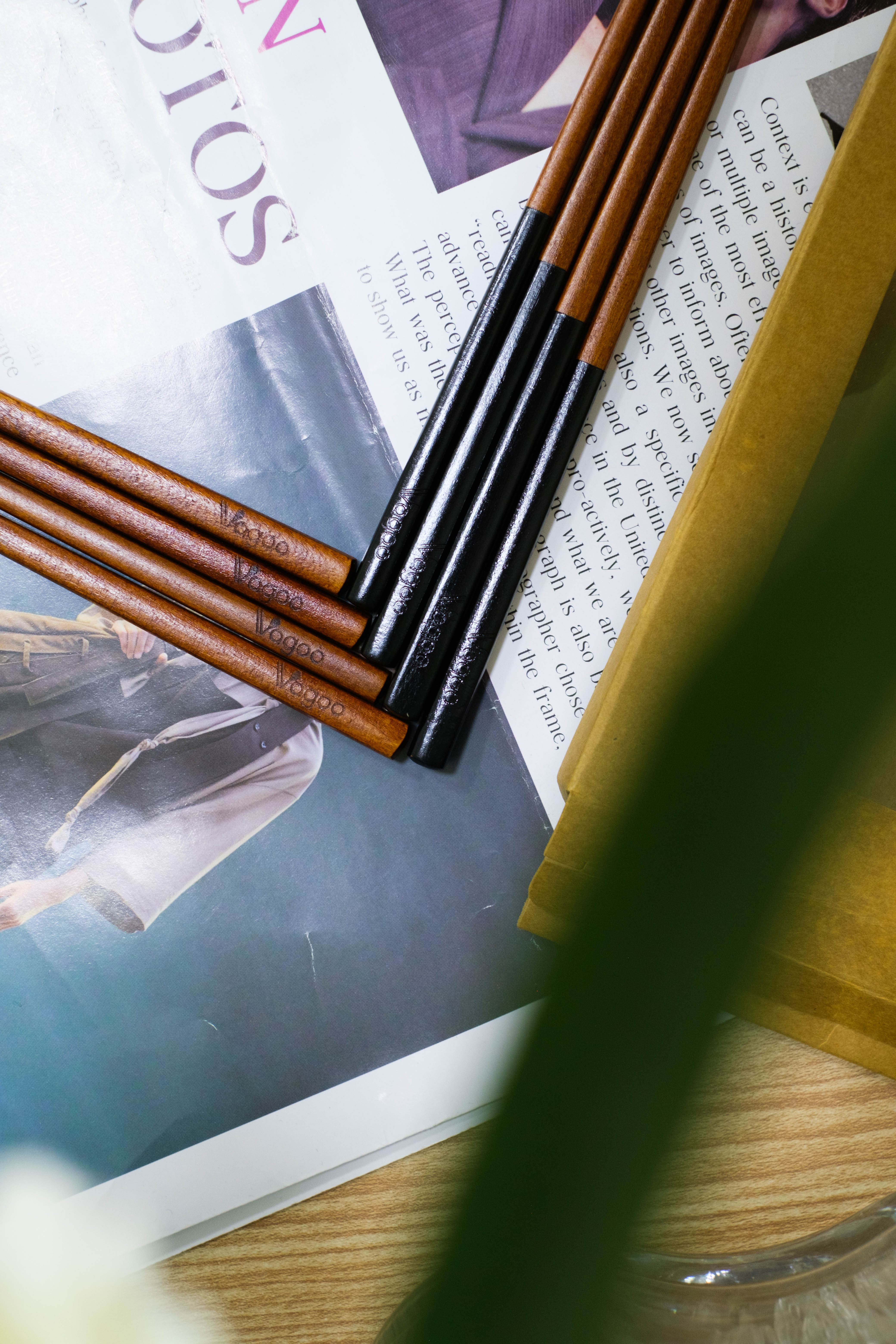 Bộ Đũa Ăn Cao Cấp Gỗ Nhãn Tự Nhiên [Nhiều Màu] - VAGOO - Làm Thủ Công Chống Thấm, Chống Ẩm Mốc, An Toàn Cho Sức Khoẻ