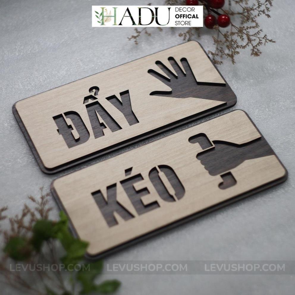 Bộ 2 bảng gỗ Kéo Đẩy trang trí dán cửa ra vào Hadu DECOR-TP06 - HaduDecor