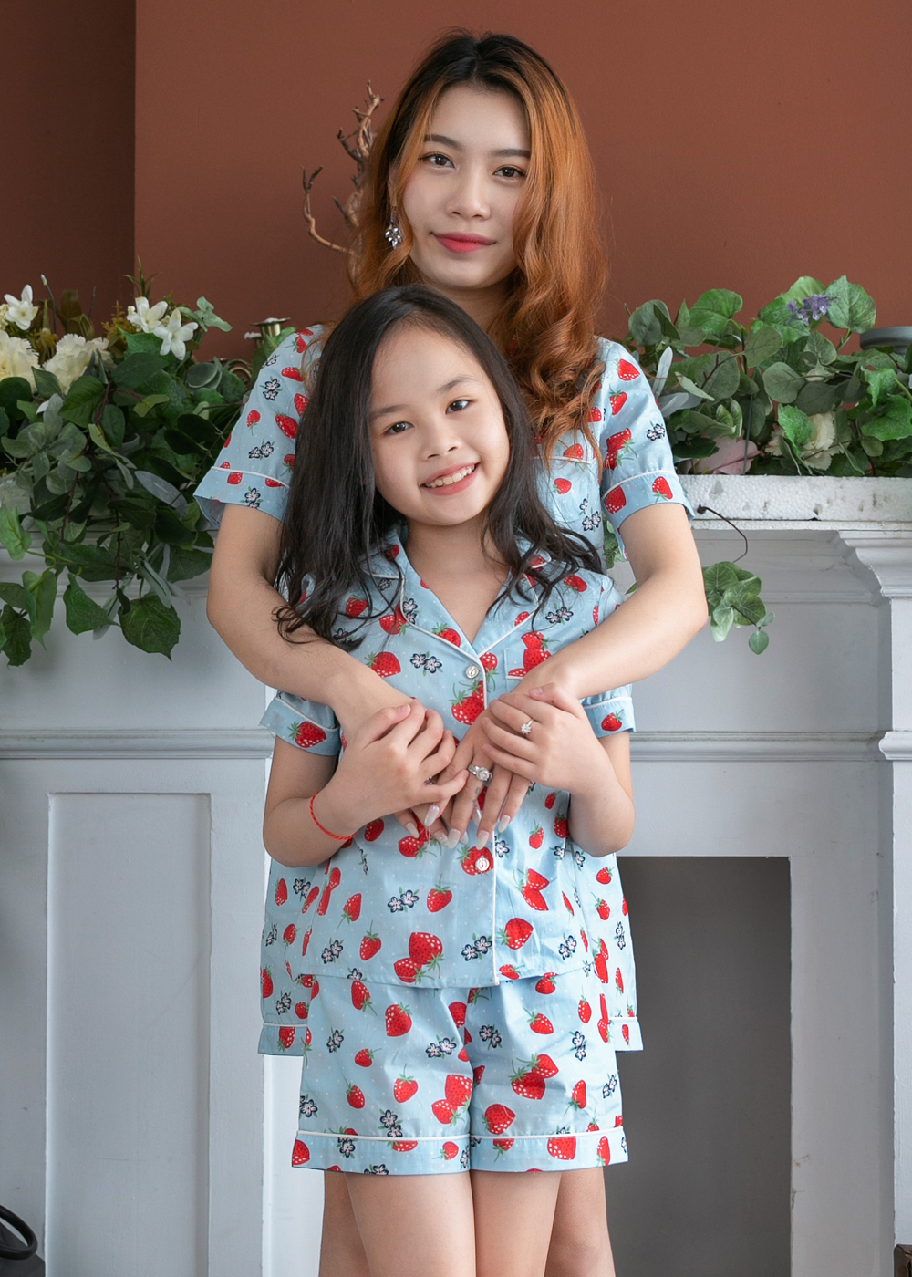 Đồ ngủ Pijama bé gái màu xanh nước biển hình quả dâu đỏ