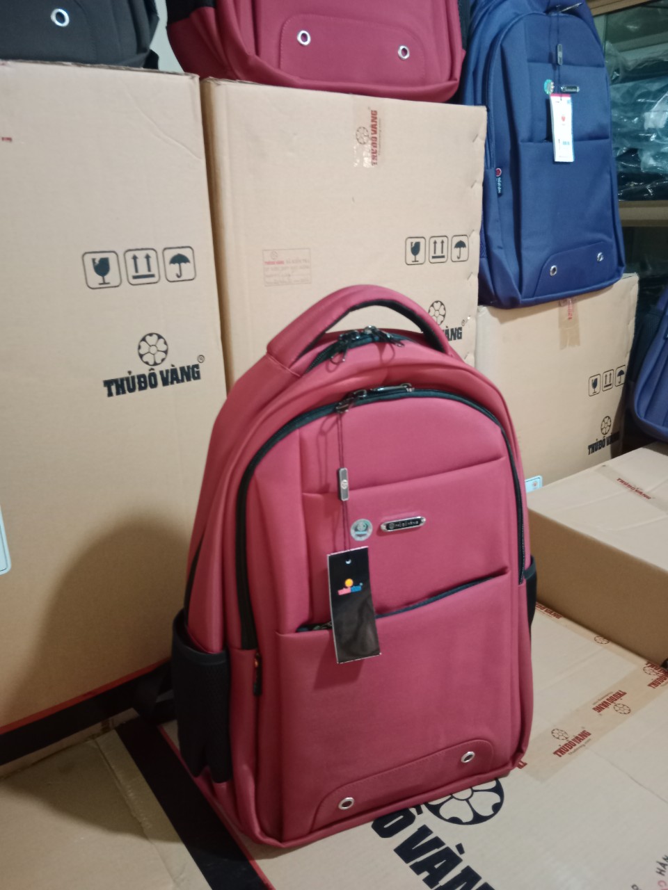 252Đỏ THỦ ĐÔ VÀNG 252 Balo Nam Nữ size to/size trung Đi Làm, Đi Học, Đi Du Lịch bảo vệ Laptop 16 BL257, 17inch BL252,