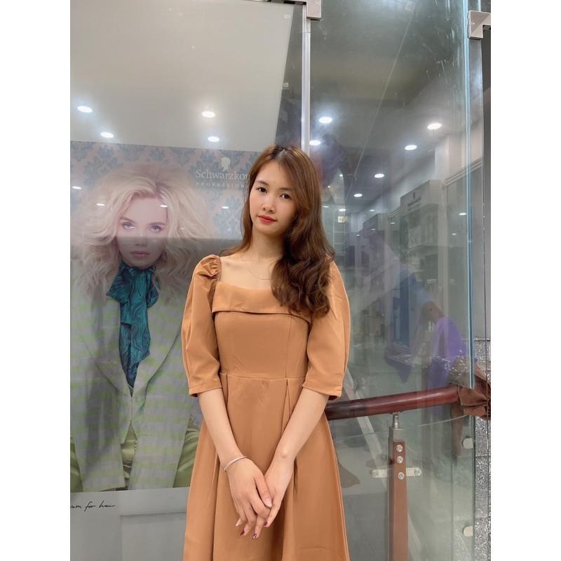 Váy cổ hộp cho con ti