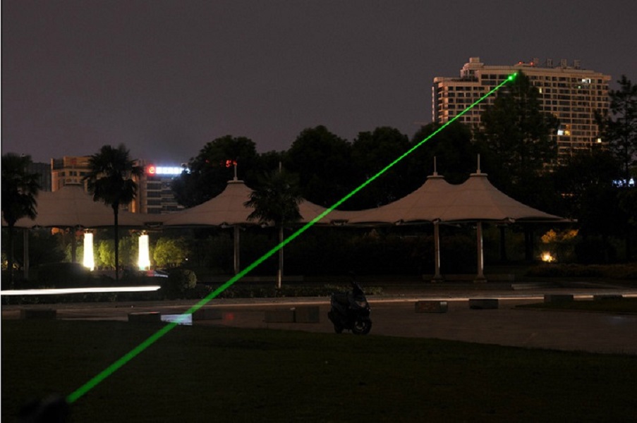 Đèn laser tia sáng xanh trình chiếu xa đa năng 303
