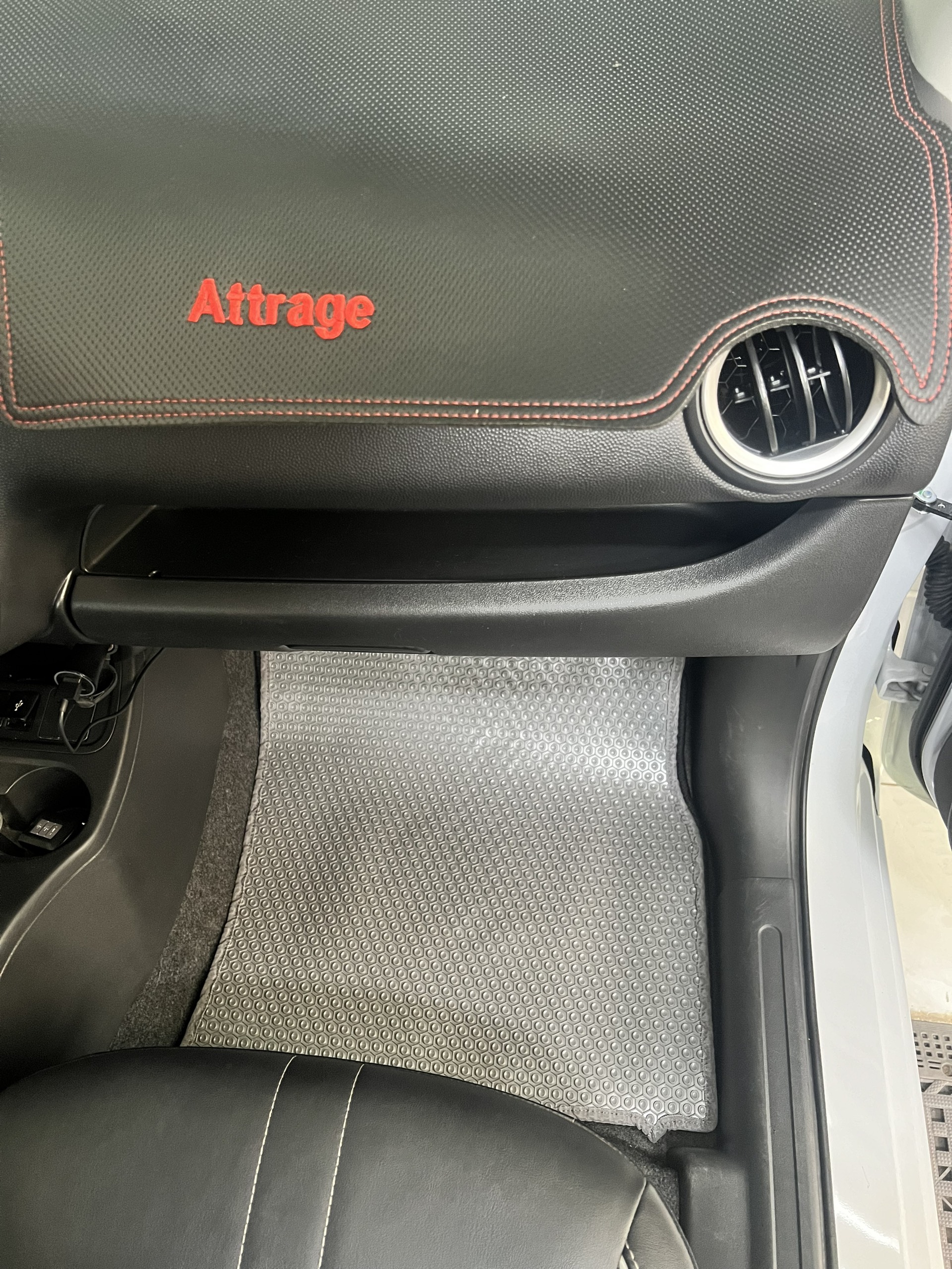 Hình ảnh Thảm lót sàn ô tô KATA cho xe Mitsubishi Attrage (2016-2023) - Khít với sàn xe, Chống trơn, Không mùi, Không ẩm mốc