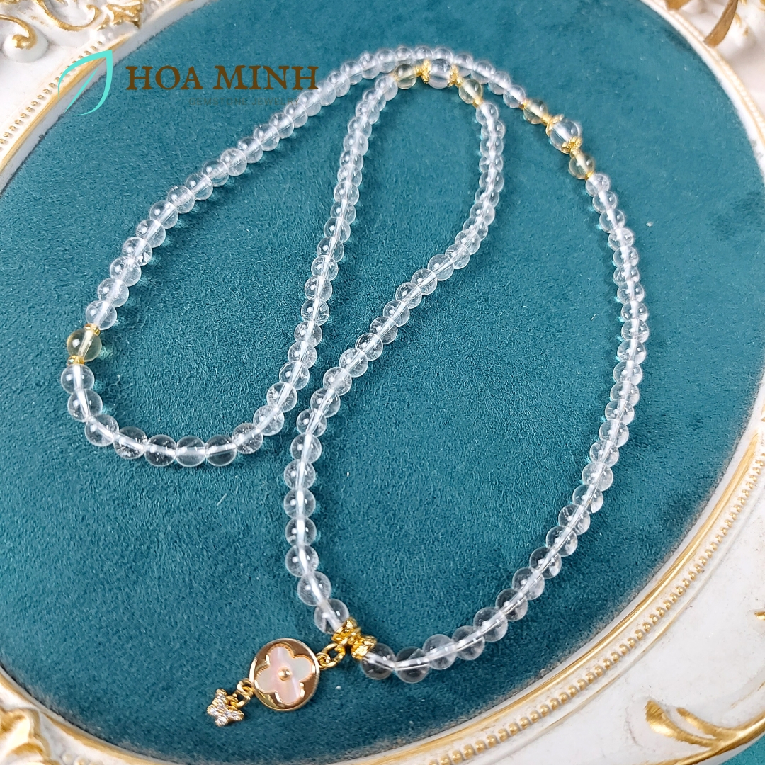 Vòng chuỗi 108 hạt Thạch Anh Trắng pha lê size hạt 6 li phối charm cỏ 4 lá và bướm nhỏ đính đá, ốp hoa, thạch anh vàng
