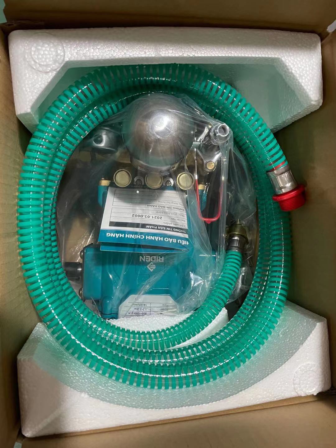 Dây xả hồi nước dùng cho đầu phun xịt áp lực 1HP, 2HP dài 2.5m,ĐK ngoài17mm,ĐK trong 14mm,xoáy ren trong 20mm,M2.5x17
