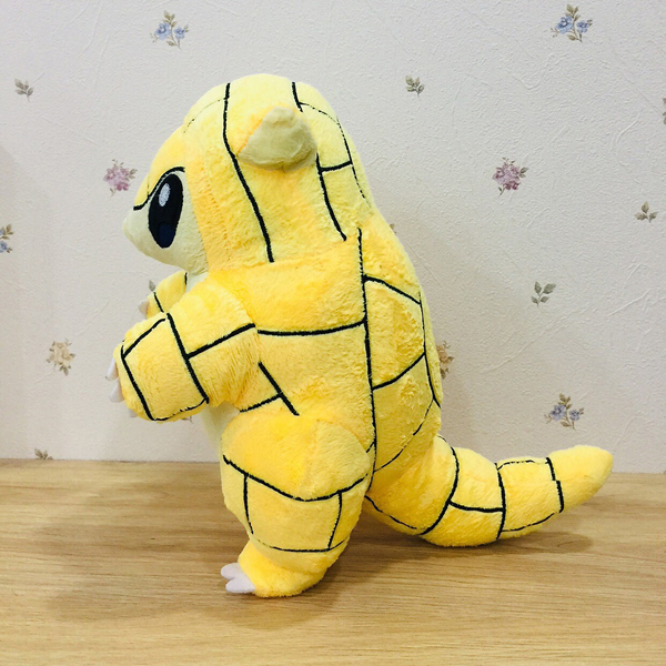 Gấu Bông Pokemon - Chuột Chũi Sandshrew Vàng (25 Cm) Gb201 (Tặng 1 Móc Khóa Dây Da Pu Đính Đá Lấp Lánh)