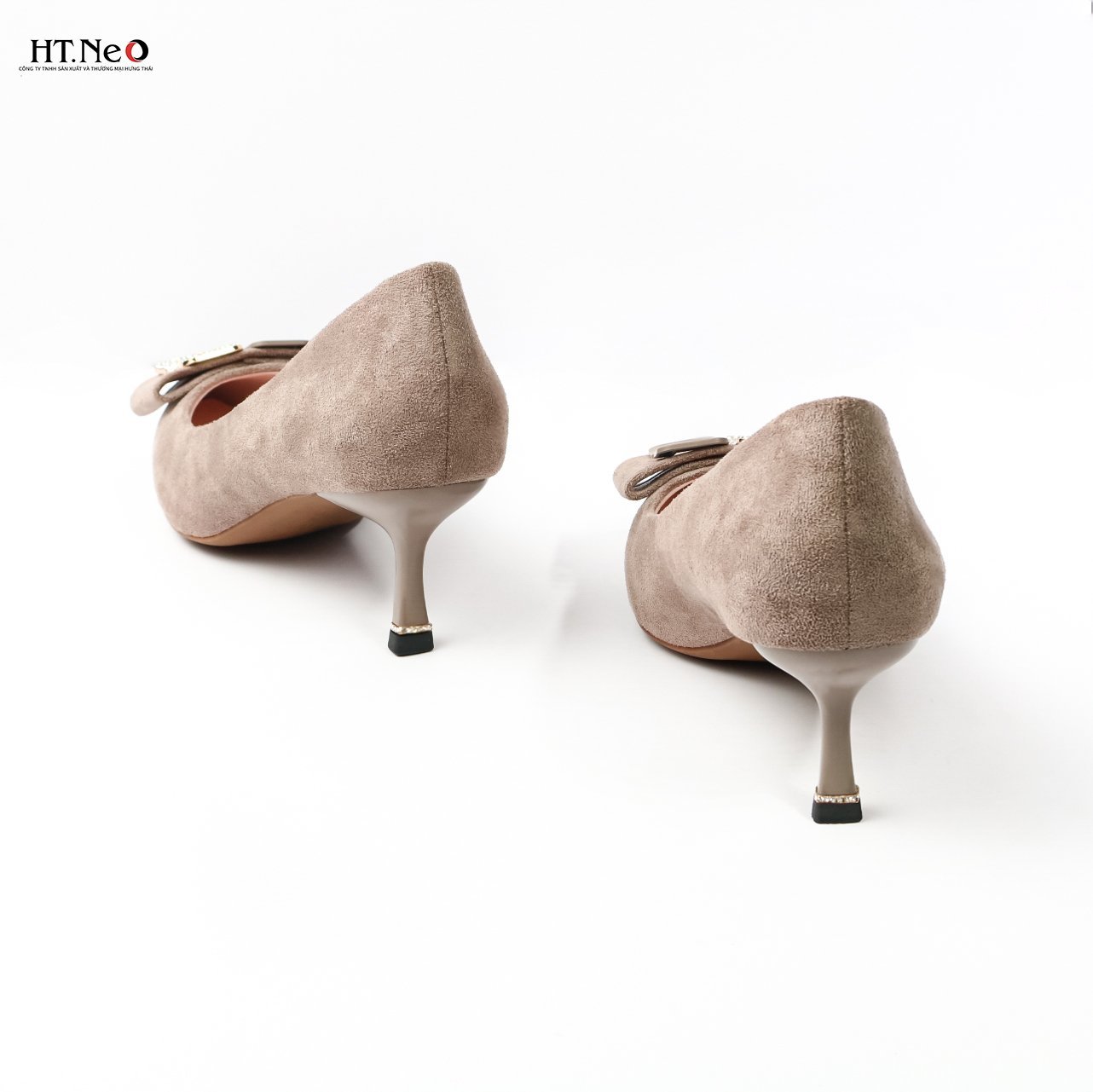 Giày cao gót 5p gót nhọn da lộn đế gắn đá khuy chữ G, da cao cấp,độc đáo,mới lạ cs146